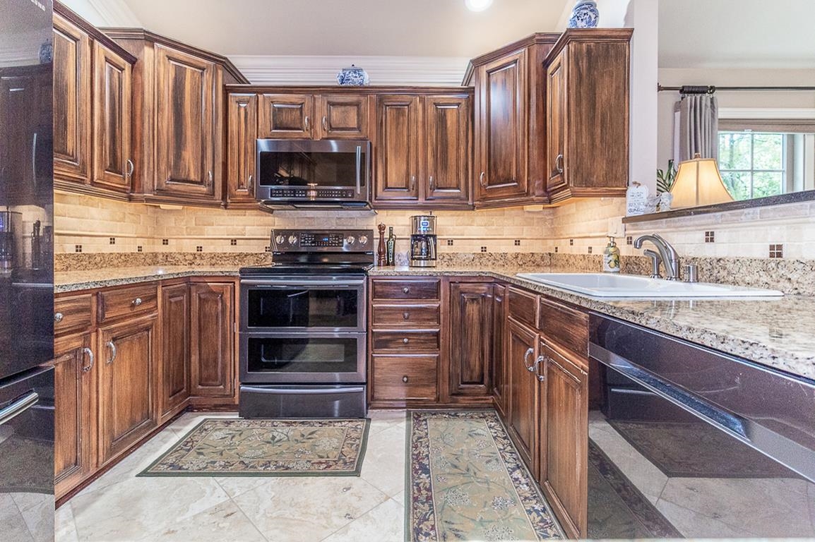 4731 Westbrook Court Appleton, WI 54913 - Photo 15 of 68