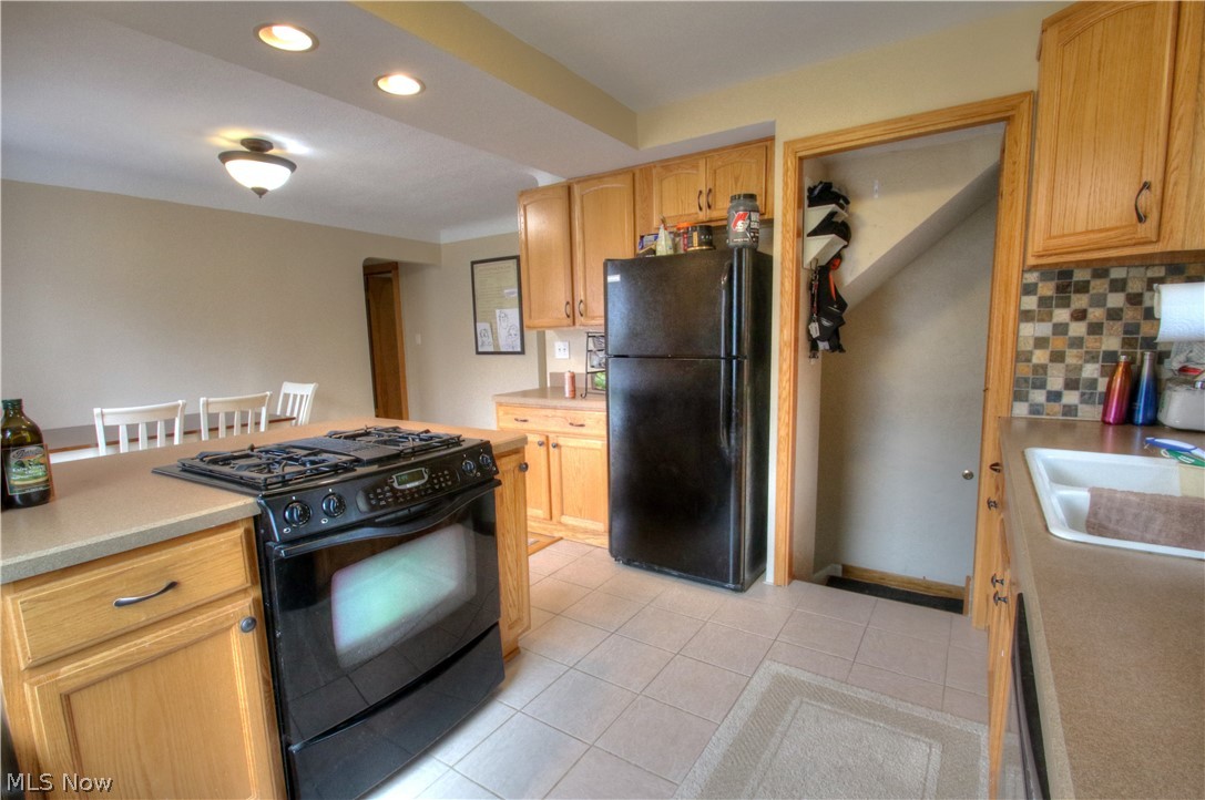 1383 Sunview Road Lyndhurst, OH 44124 - Photo 17 of 34