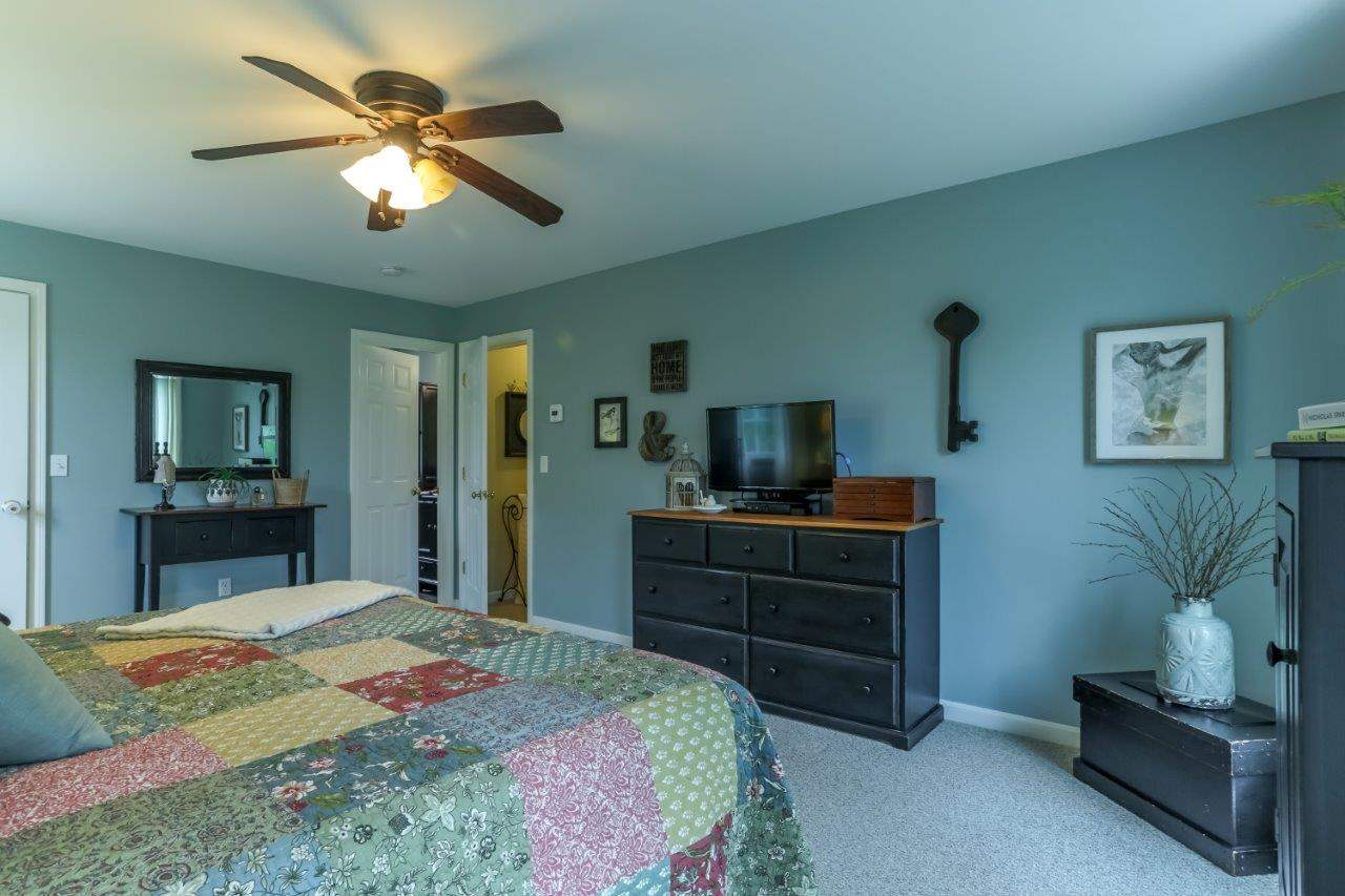 245 Swamp Road Epsom, NH 03234 - Photo 22 of 39
