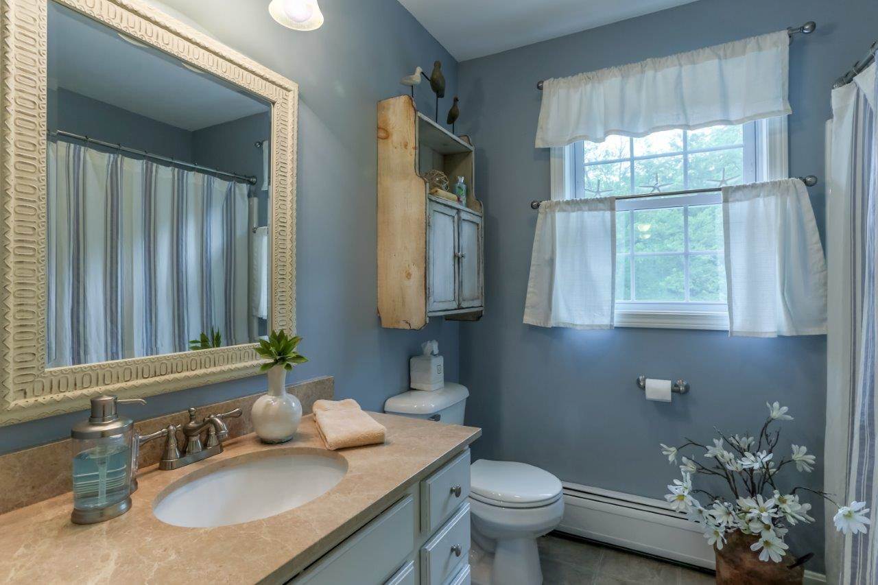 245 Swamp Road Epsom, NH 03234 - Photo 24 of 39