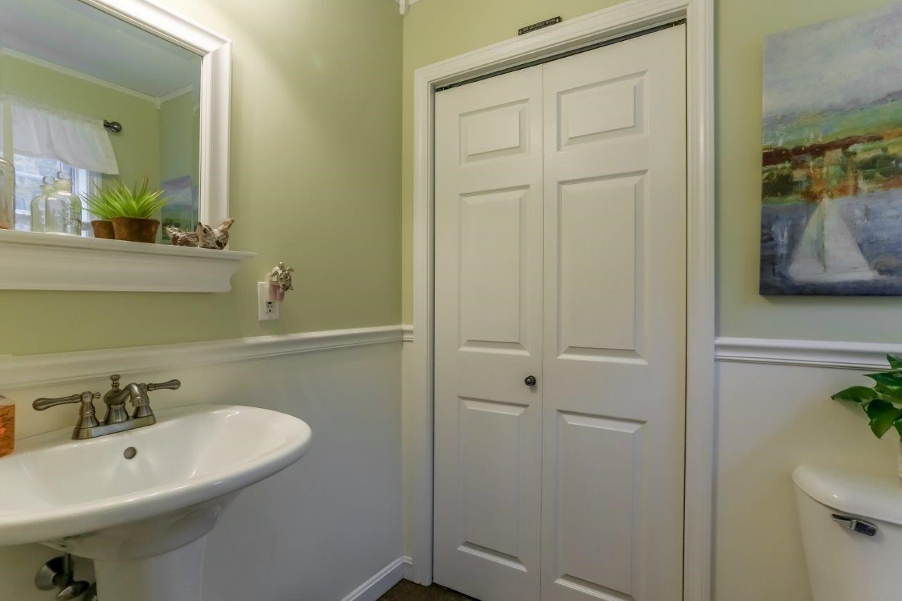 245 Swamp Road Epsom, NH 03234 - Photo 27 of 39