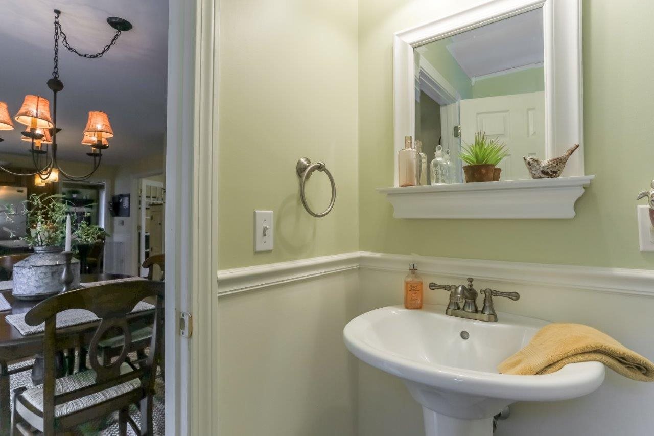 245 Swamp Road Epsom, NH 03234 - Photo 32 of 39