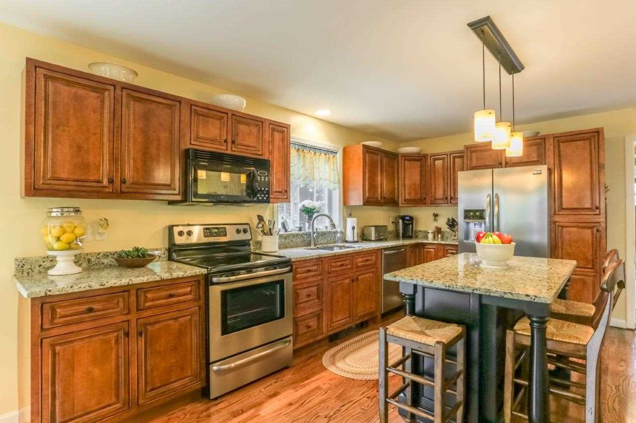 245 Swamp Road Epsom, NH 03234 - Photo 8 of 39