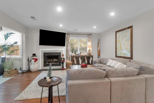 $525,000 | 1162 Shadow Lake Circle, Unit 44, Mount Pleasant, SC 29464