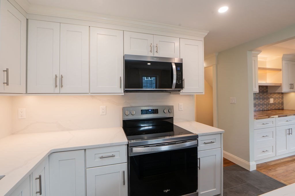 14 Web Road Georgetown, MA 01833 - Photo 5 of 33