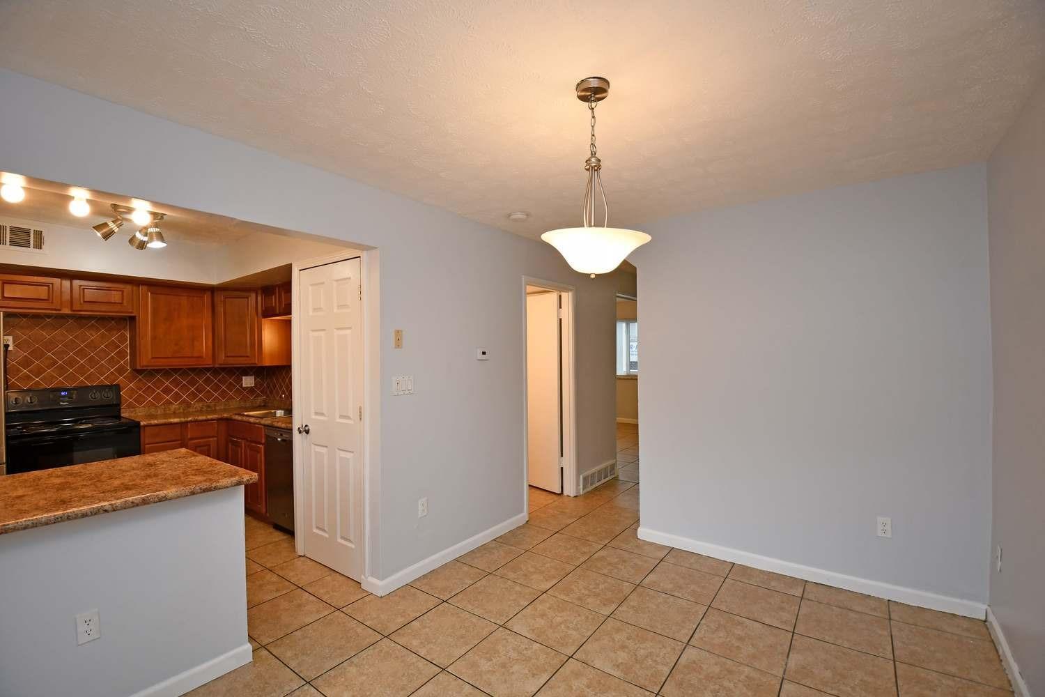 7752 Montgomery Road, Unit 74 Cincinnati, OH 45236 - Photo 8 of 28