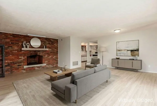 $246,900 | 1512 Lafayette Drive, Unit B, Upper Arlington, OH 43220