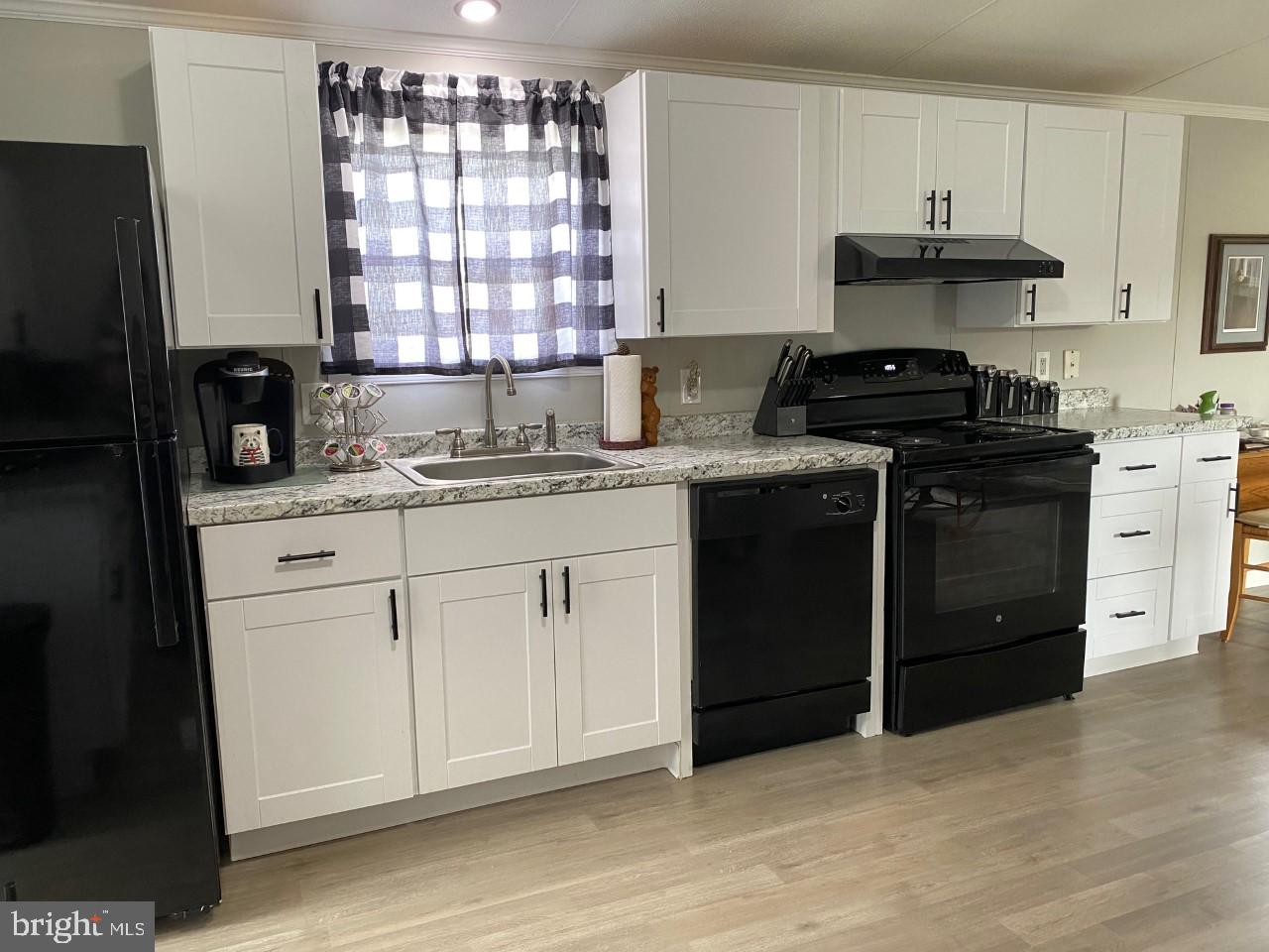 210 Poclain Road Aberdeen, MD 21001 - Photo 12 of 28 Spacious Kitchen