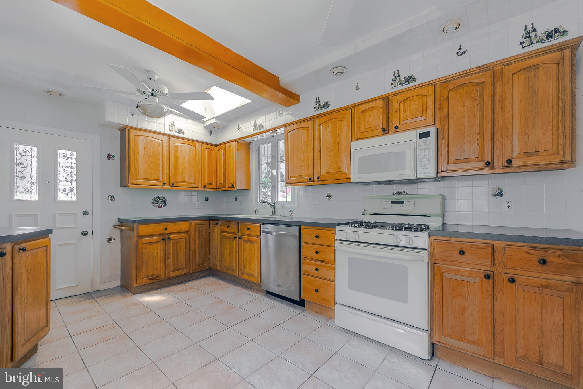 301 Sagamore Road Havertown, PA 19083 - Photo 8 of 21