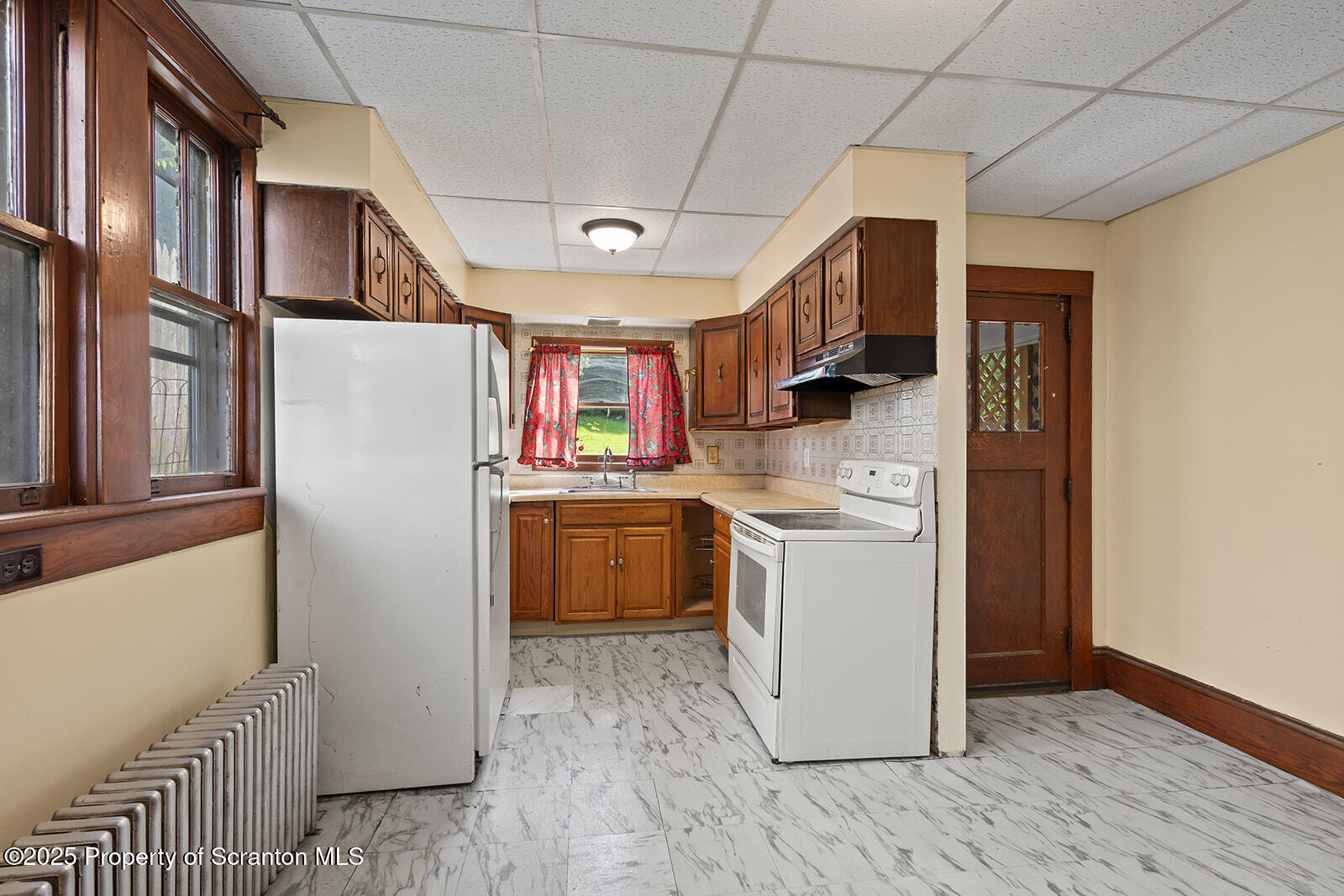 818 Cherry Street Scranton, PA 18505 - Photo 11 of 29 H27A9248_websize