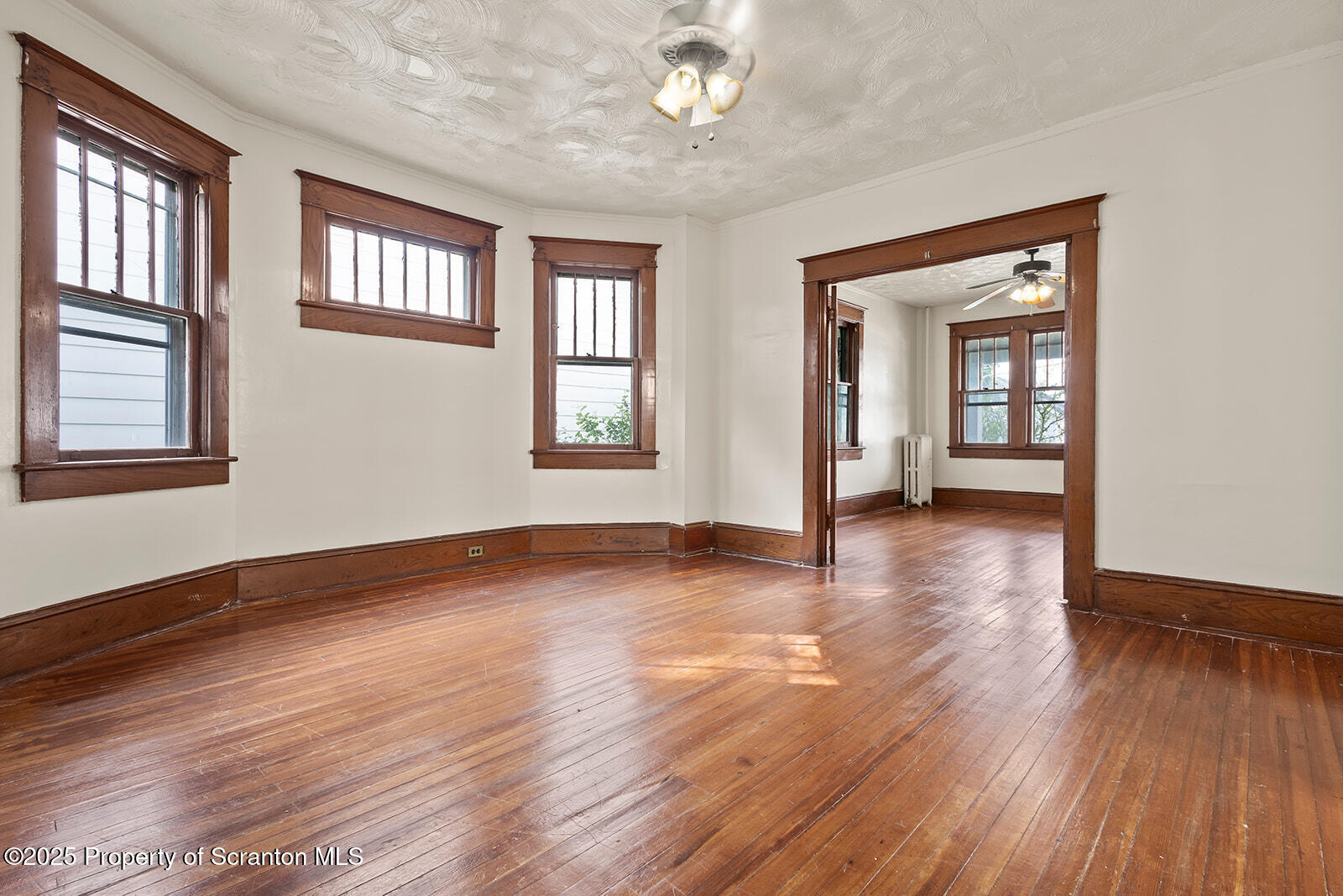 818 Cherry Street Scranton, PA 18505 - Photo 8 of 29 H27A9233_websize