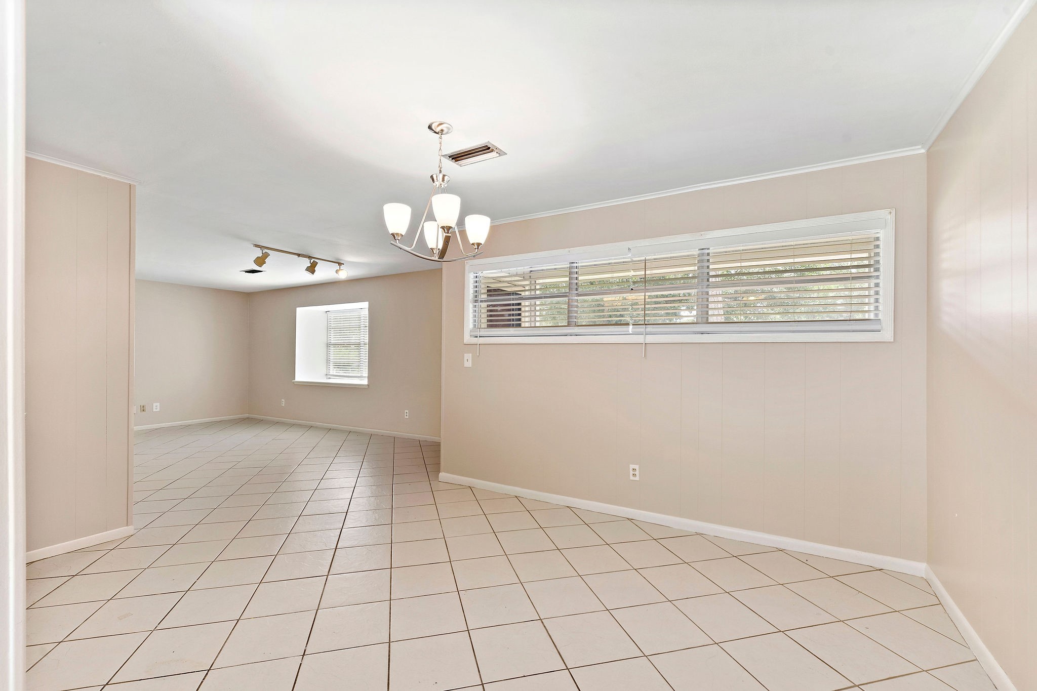 5522 Ariel Street Houston, TX 77096 - Photo 6 of 20