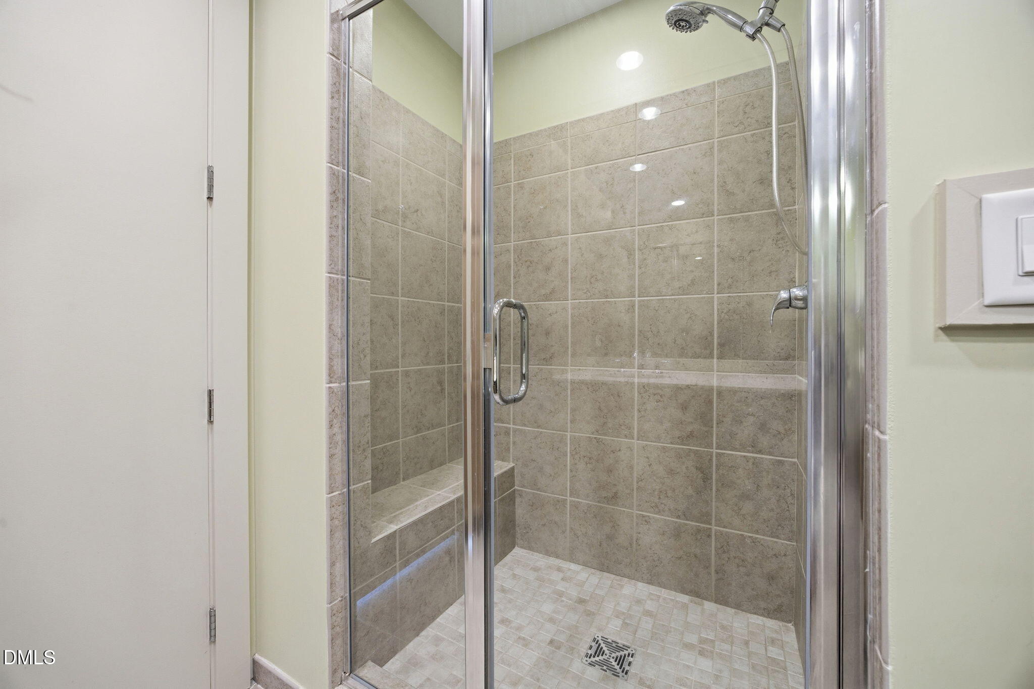 618 North Boylan Avenue, Unit 800 Raleigh, NC 27603 - Photo 11 of 25 a bathroom with a shower