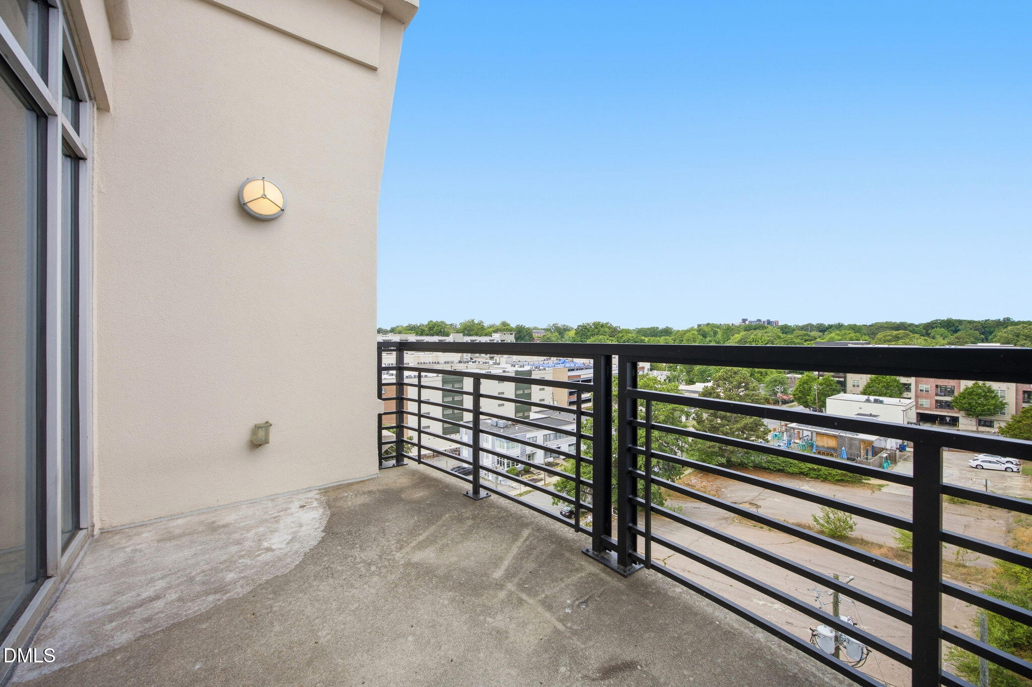 618 North Boylan Avenue, Unit 800 Raleigh, NC 27603 - Photo 15 of 25 a view of a terrace