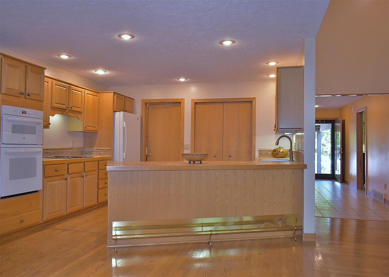 6554 Mission Ridge Traverse City, MI 49686 - Photo 10 of 29 1892014-9.JPG