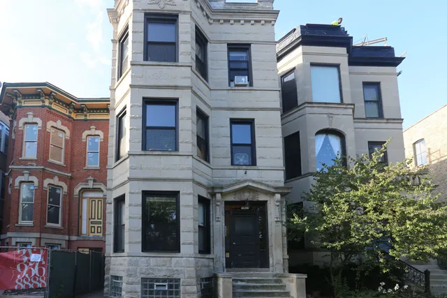 $2,150 | 1927 West Schiller Street, Unit 3R, Chicago, IL 60622
