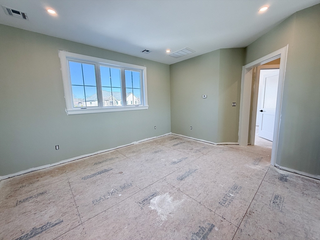 4 Oneil Way Saugus, MA 01906 - Photo 14 of 42
