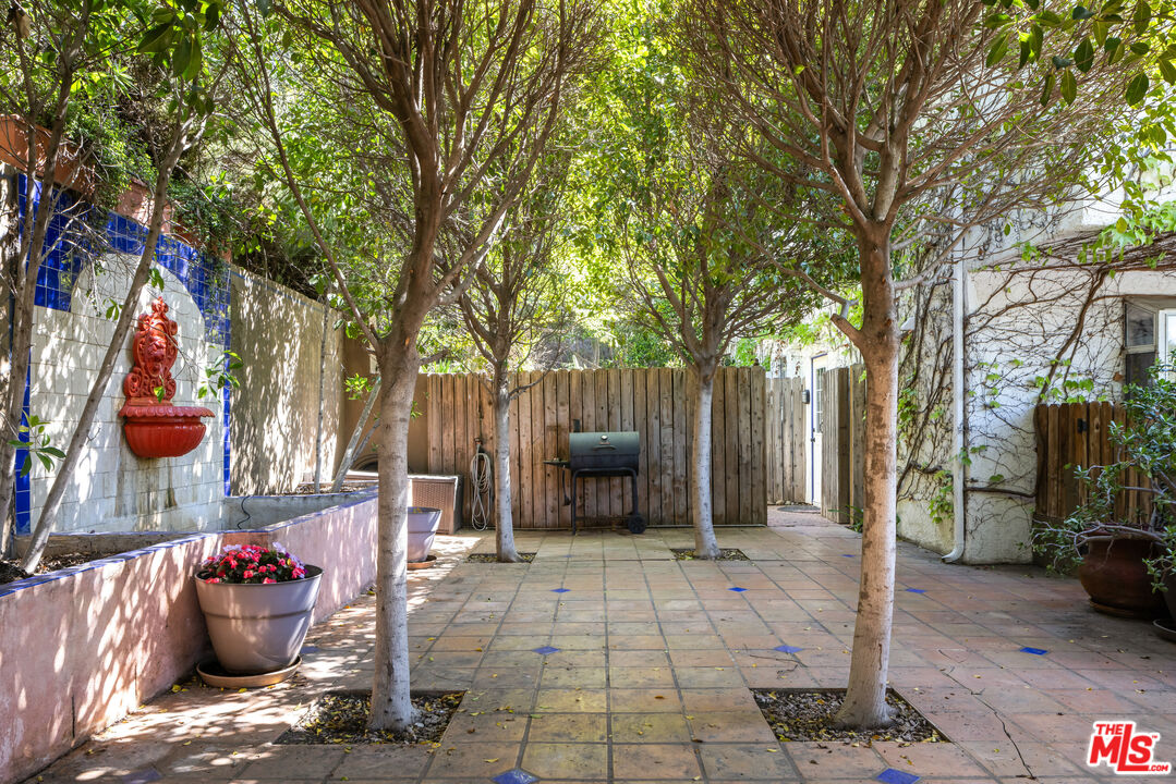 9732 Rotta Avenue Sunland, CA 91040 - Photo 18 of 22 a view of outdoor space and patio