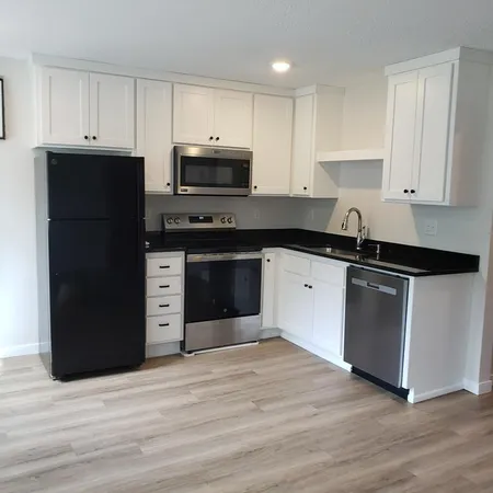 $1,150 | 2740 Xylon Avenue North, Unit 1, New Hope, MN 55427
