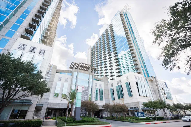 a view of a large multi story building