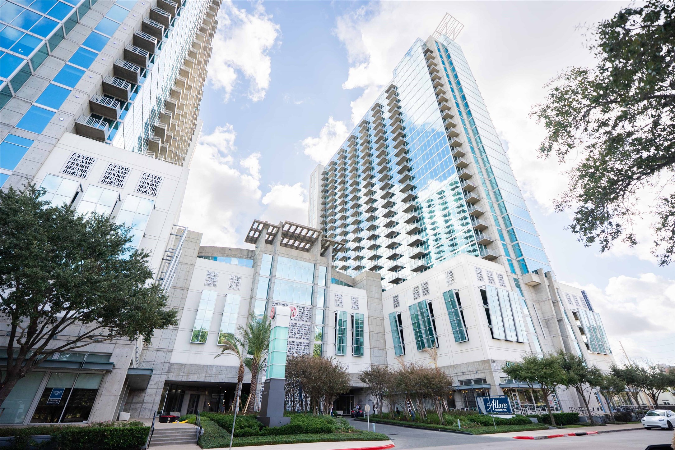 a view of a large multi story building