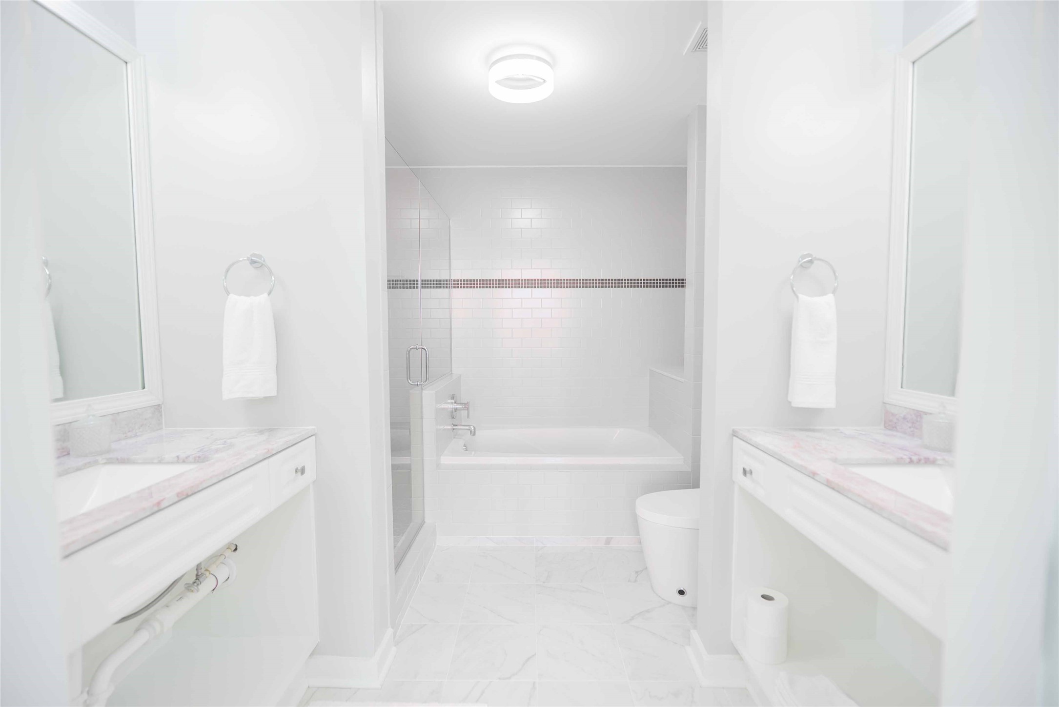 5925 Almeda Road, Unit 12005 Houston, TX 77004 - Photo 15 of 25 a bathroom with a sink a toilet and shower