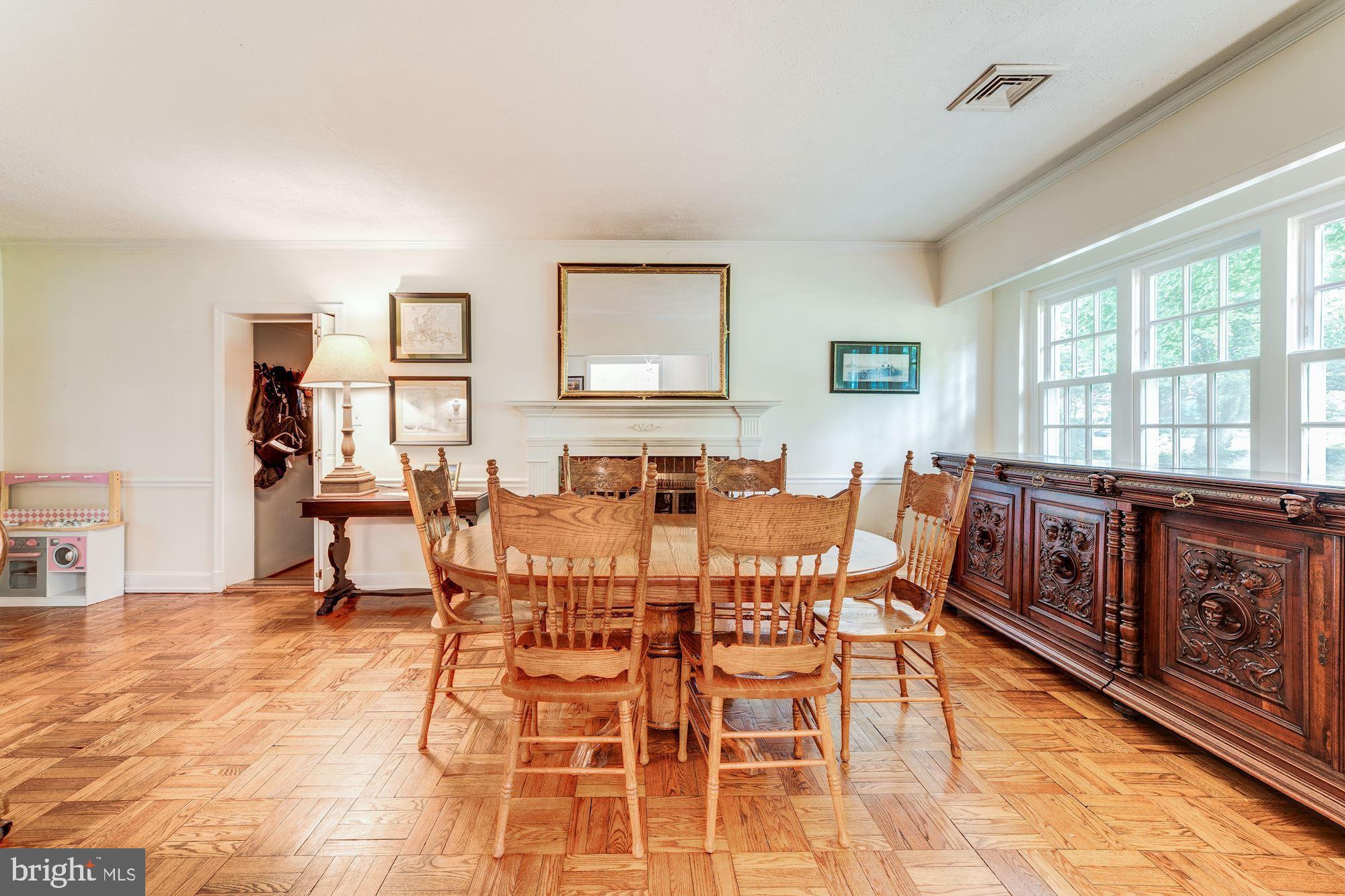 1119 Greenway Road Alexandria, VA 22308 - Photo 12 of 55 Interior