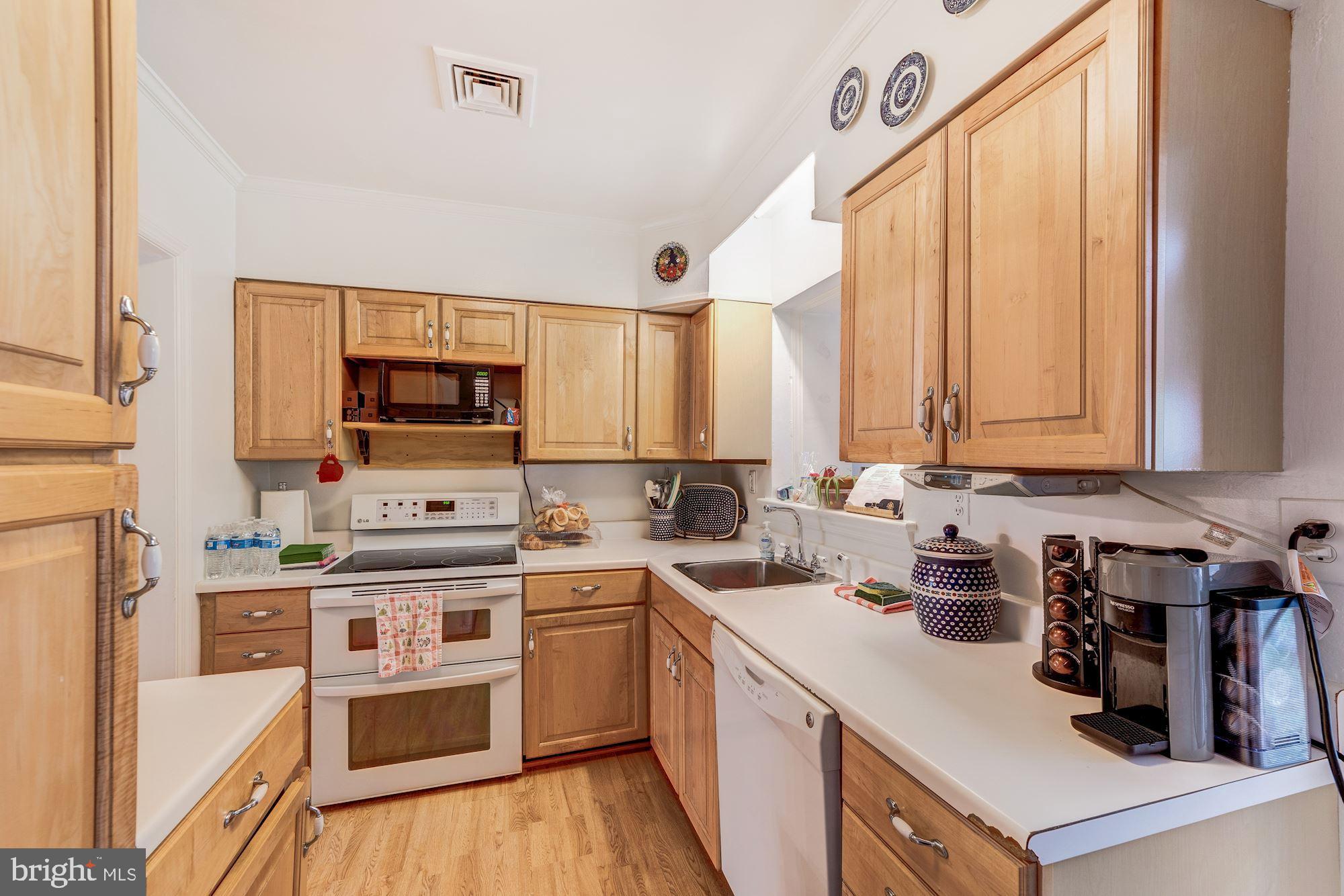 1119 Greenway Road Alexandria, VA 22308 - Photo 26 of 55 Kitchen