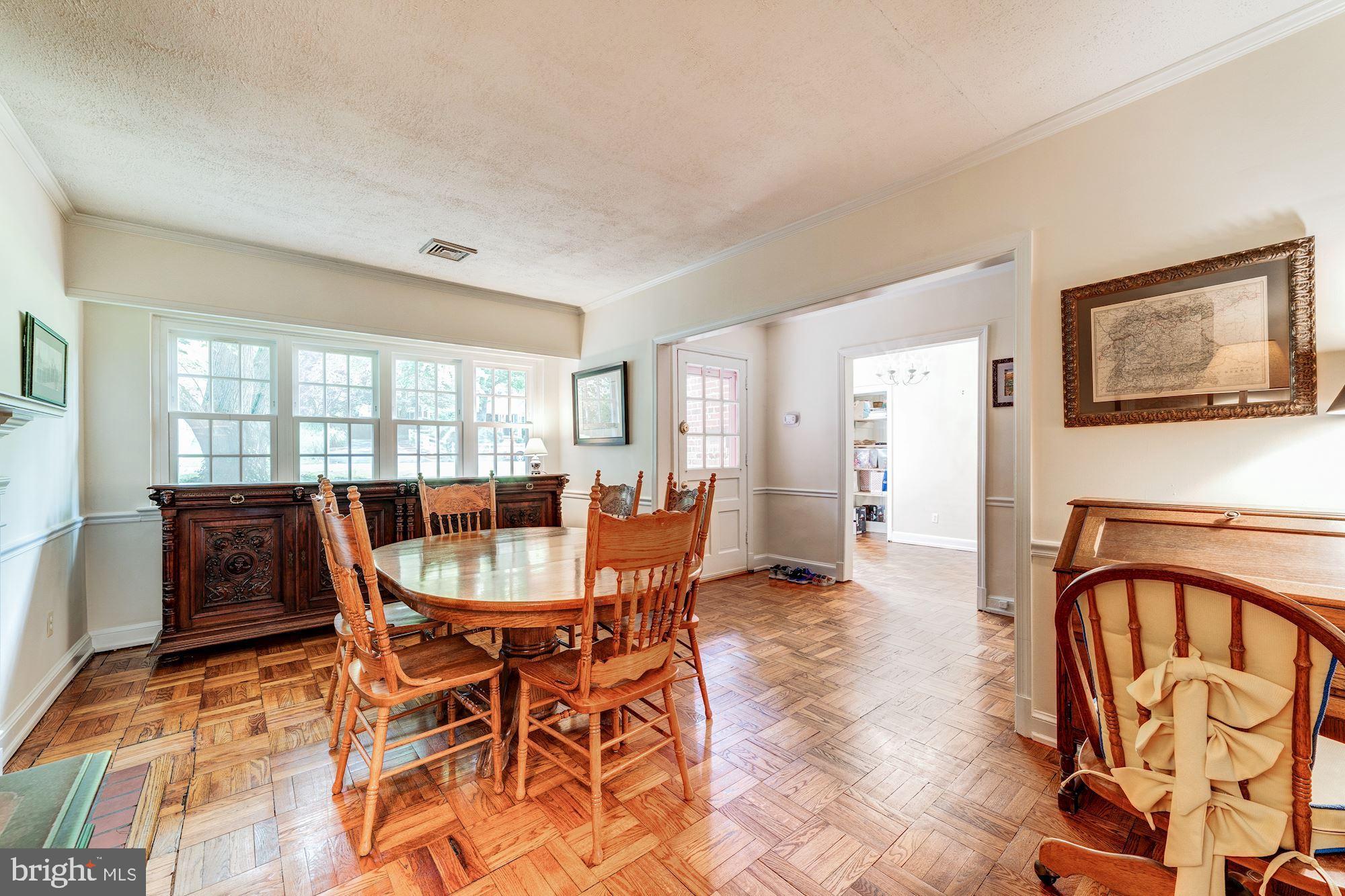 1119 Greenway Road Alexandria, VA 22308 - Photo 6 of 55 Charming