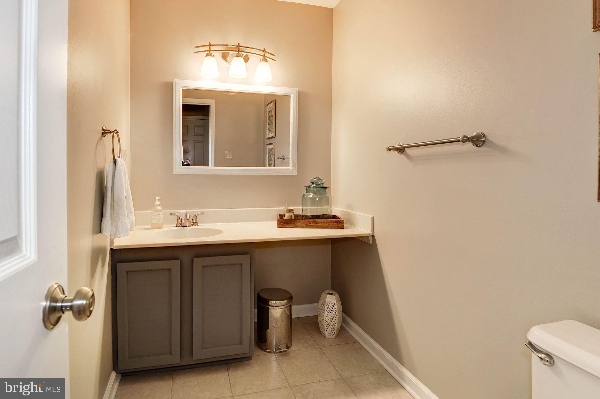 1644 Bennington Hollow Lane Reston, VA 20194 - Photo 12 of 29 Main floor bath