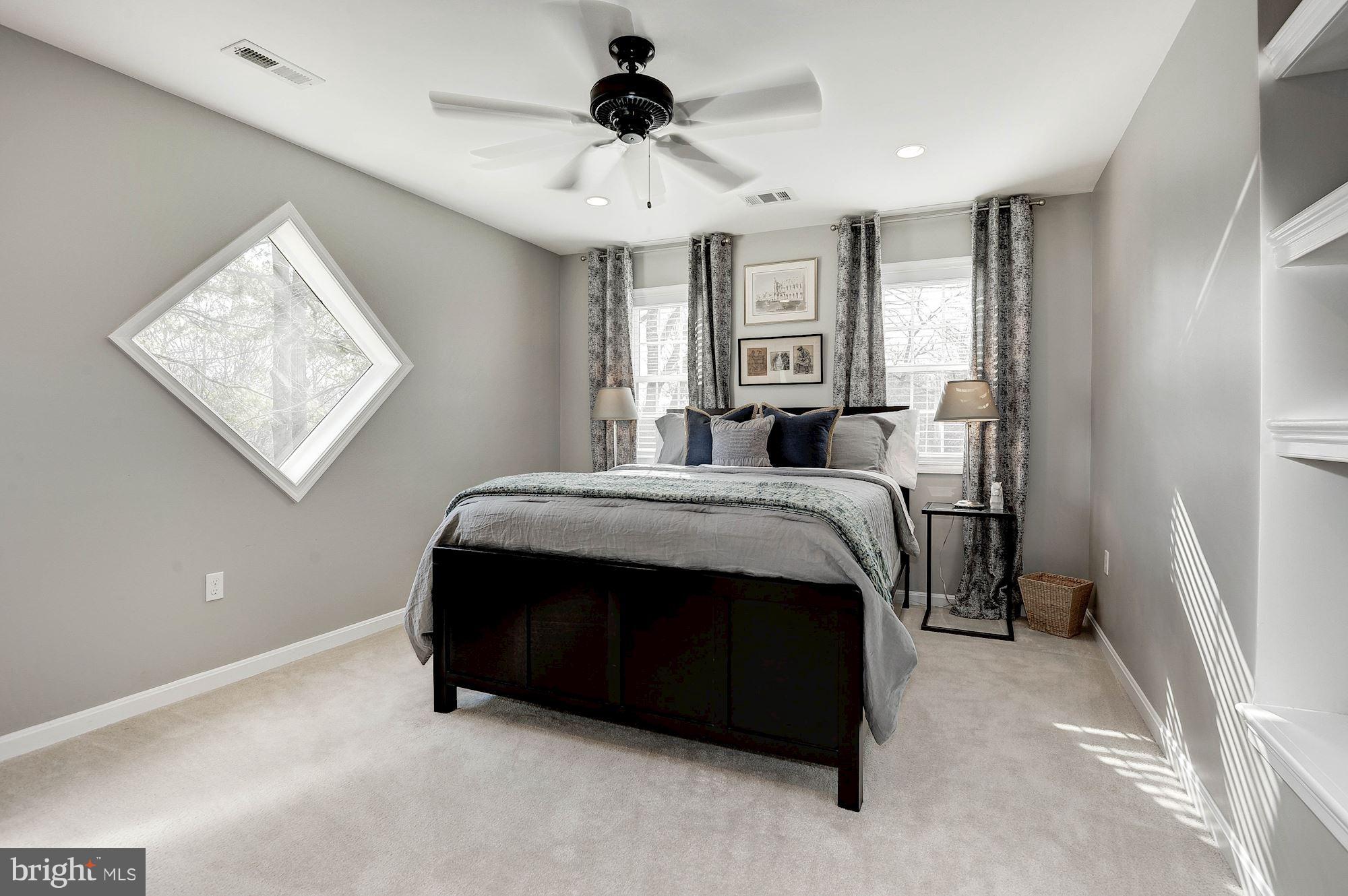 1644 Bennington Hollow Lane Reston, VA 20194 - Photo 22 of 29 Third upstairs bedroom