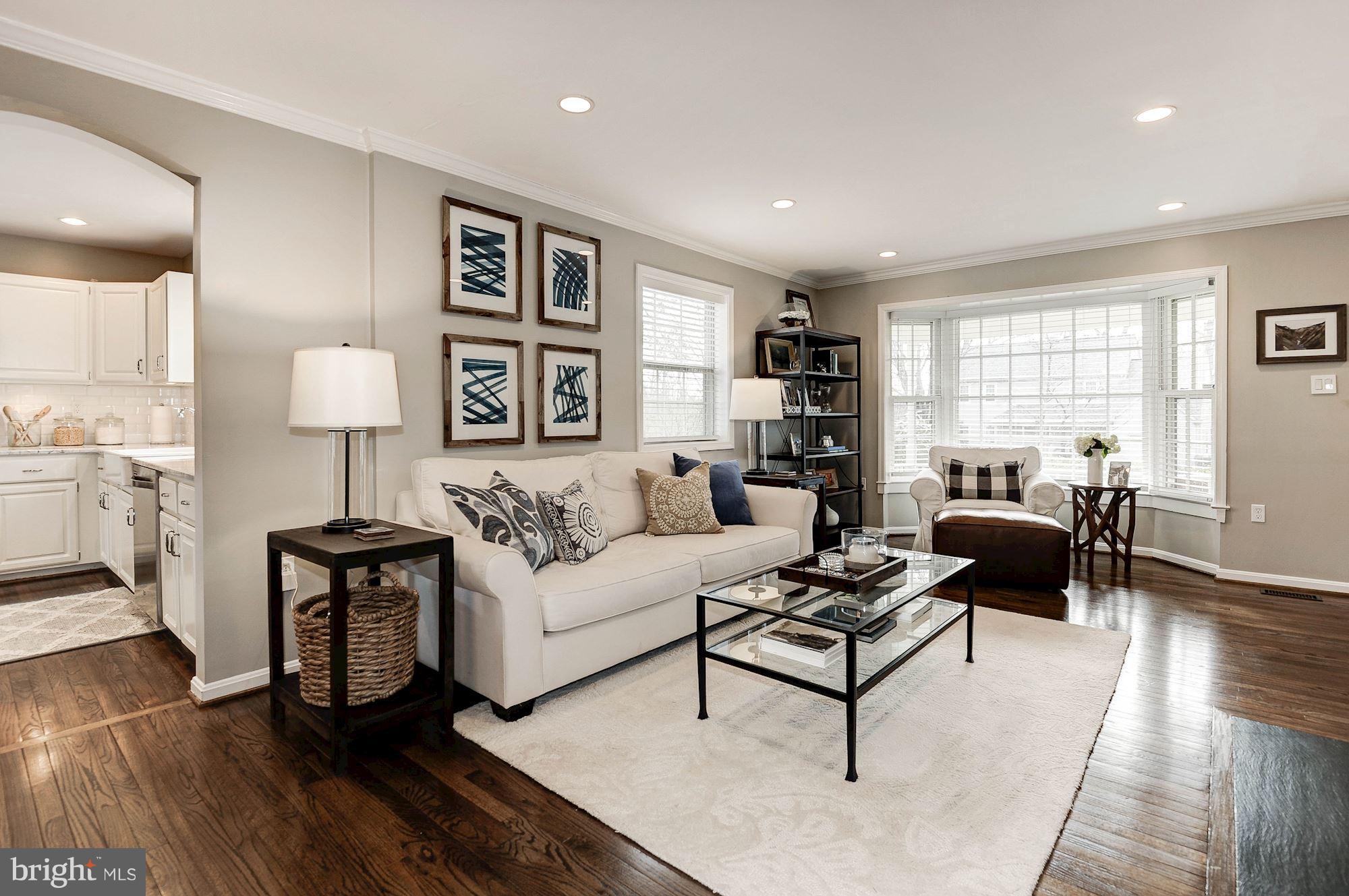 1644 Bennington Hollow Lane Reston, VA 20194 - Photo 5 of 29 Light filled living room
