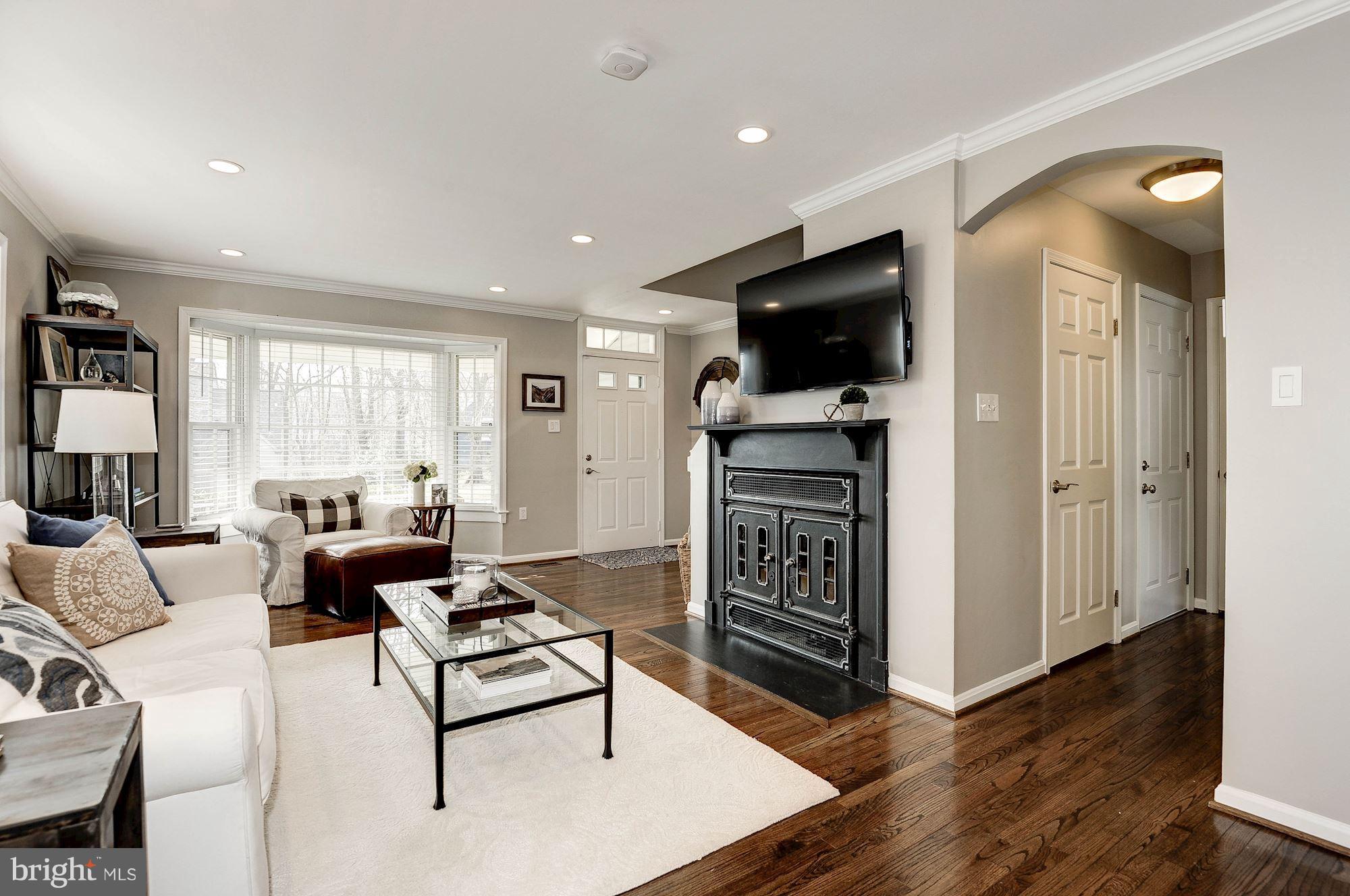 1644 Bennington Hollow Lane Reston, VA 20194 - Photo 6 of 29 Heatilator fireplace
