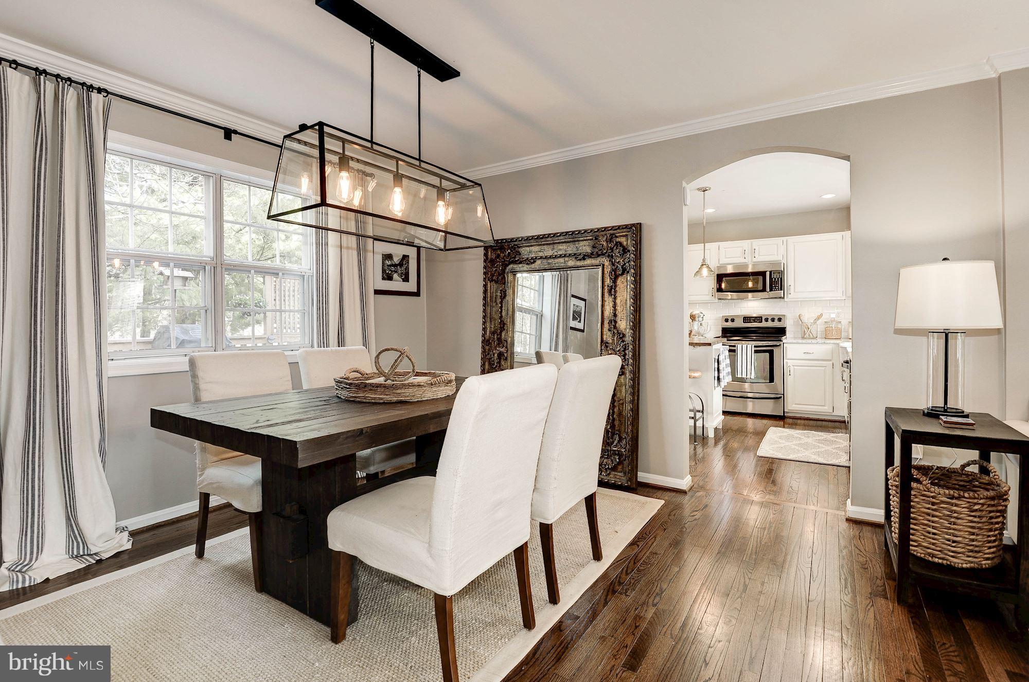 1644 Bennington Hollow Lane Reston, VA 20194 - Photo 7 of 29 Dynamic chandelier