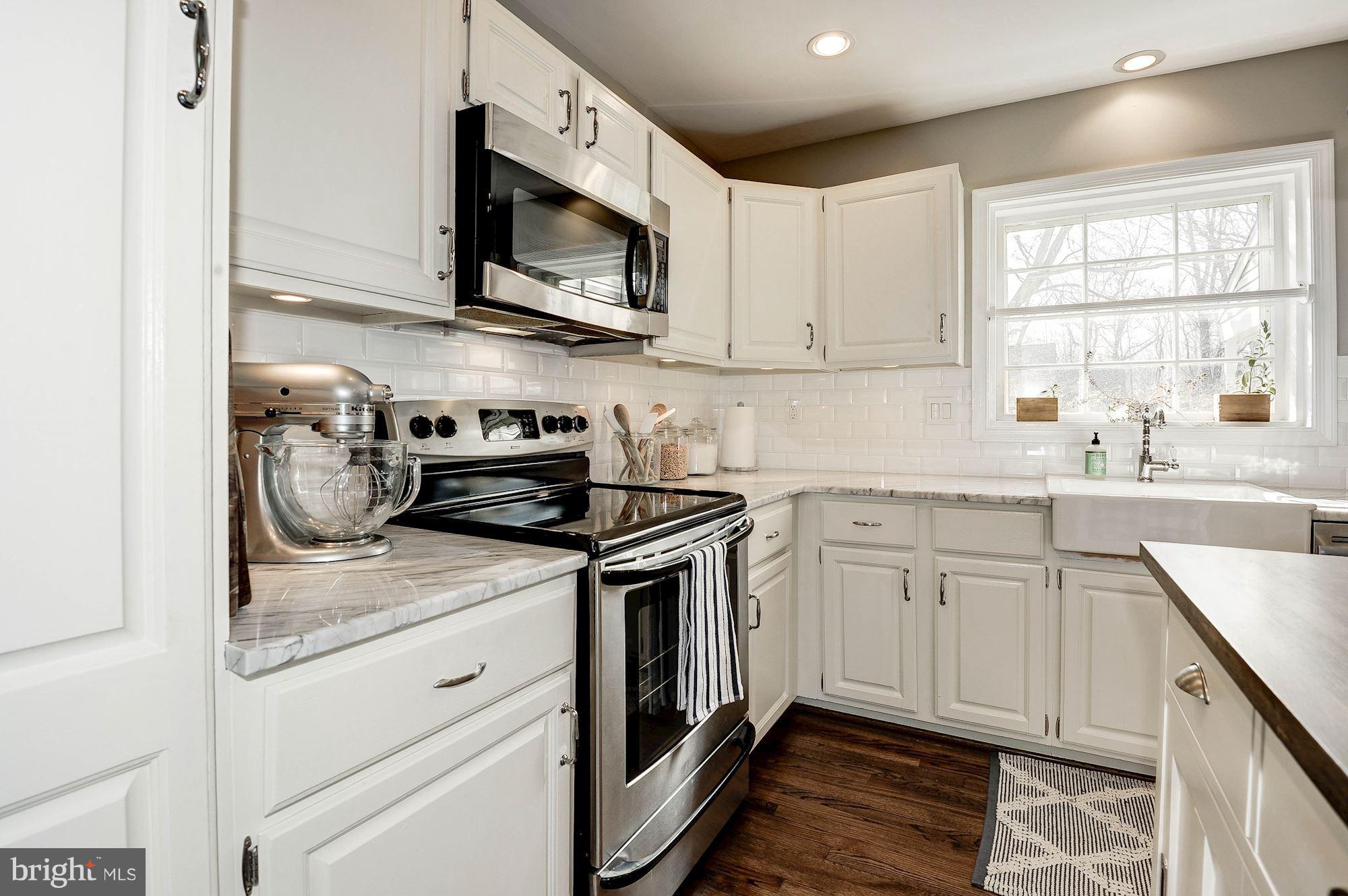 1644 Bennington Hollow Lane Reston, VA 20194 - Photo 10 of 29 New appliances