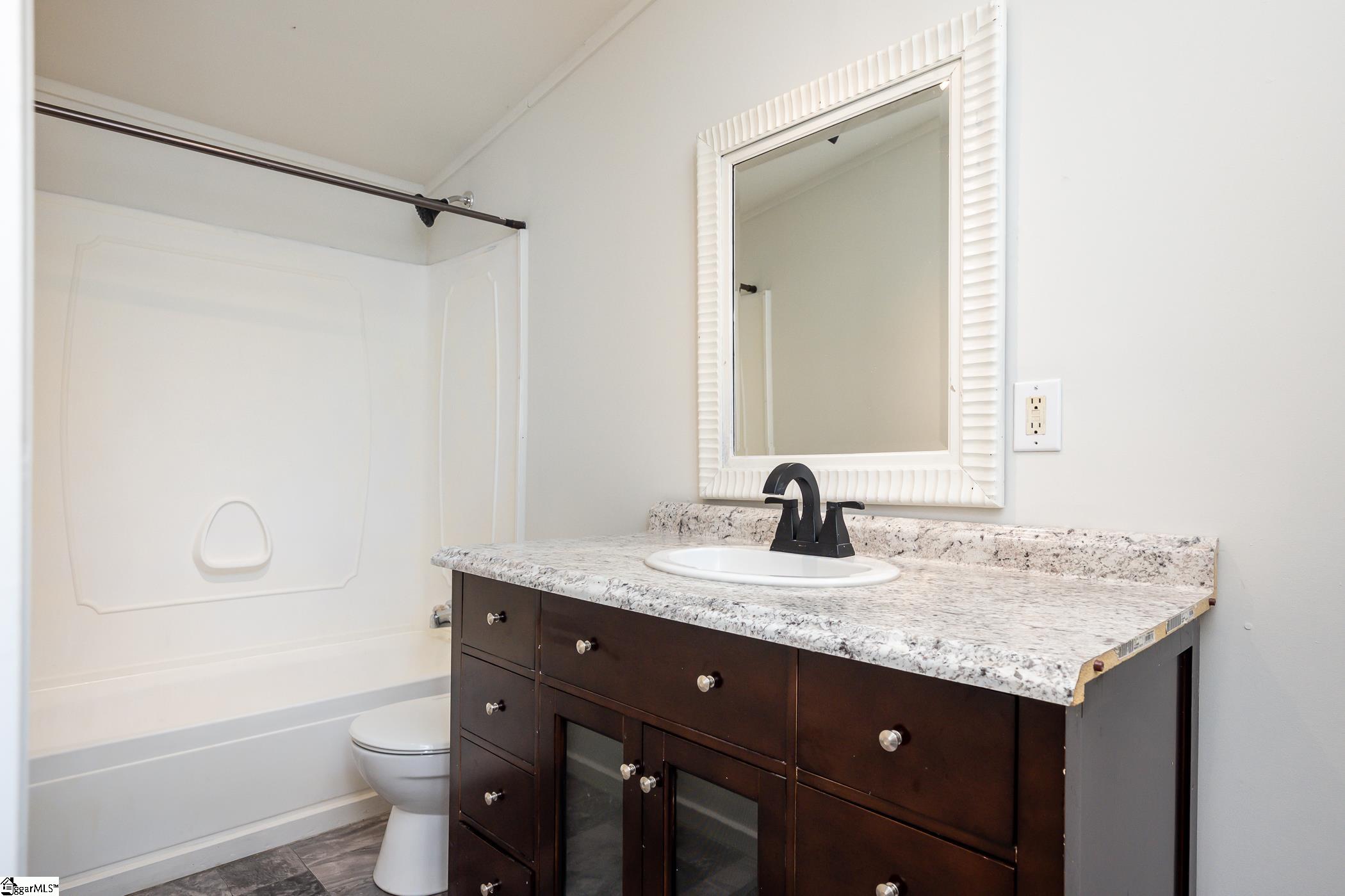 3185 Scuffletown Road Fountain Inn, SC 29644 - Photo 9 of 32