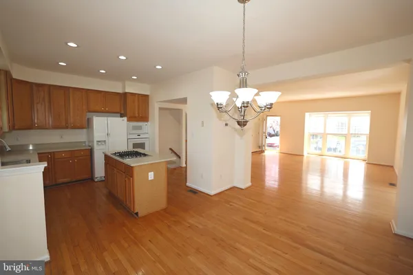 $3,200 | 20517 Ashley Terrace, Sterling, VA 20165