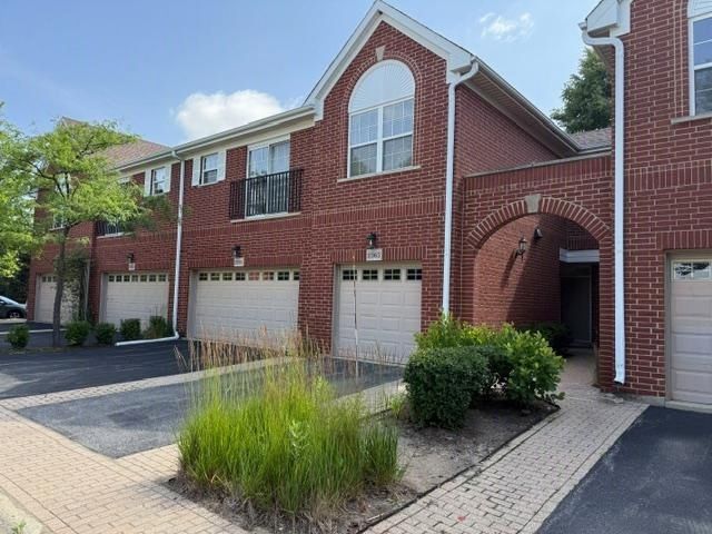 $475,000 | Undisclosed Address, Northbrook, IL 60062
