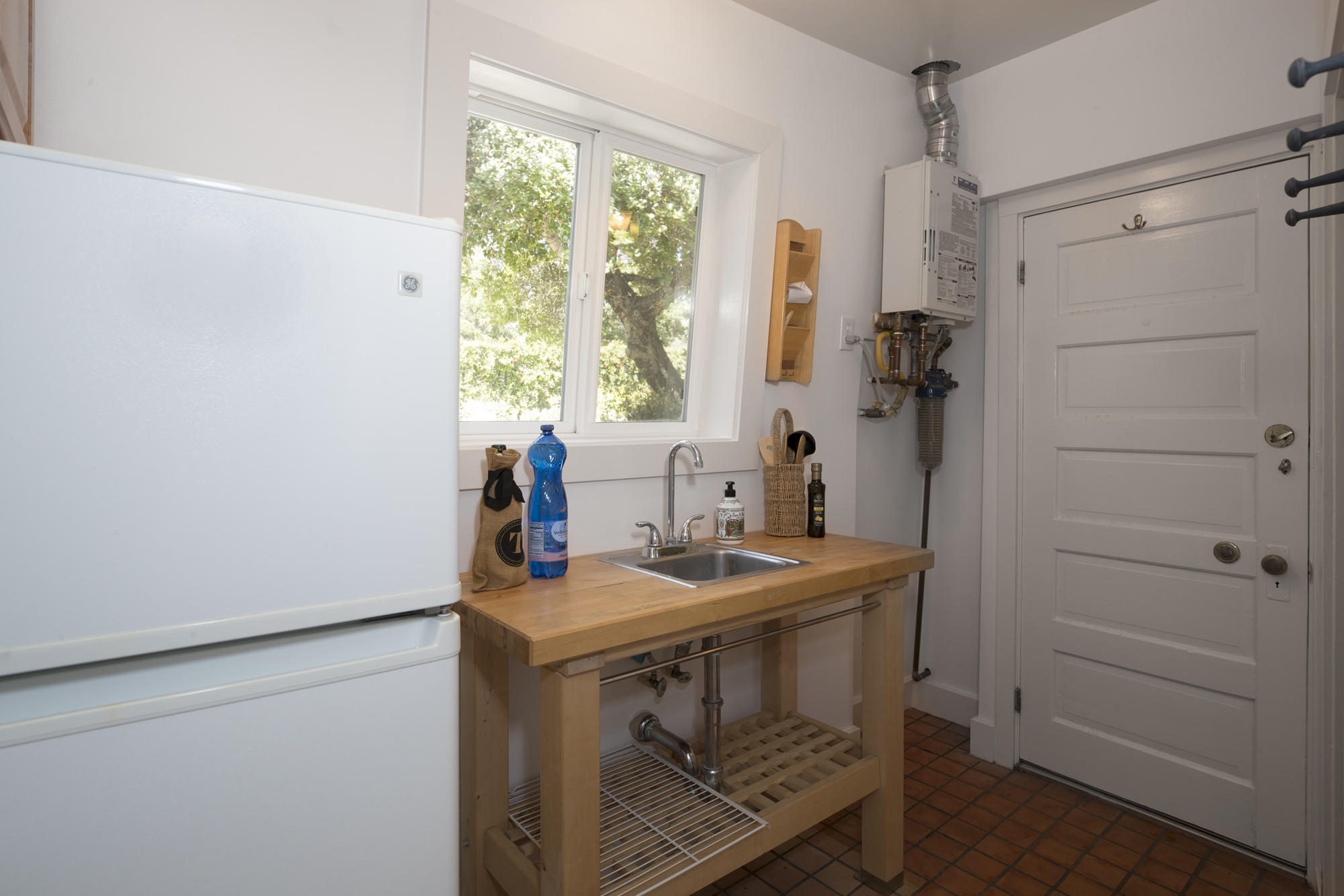 329 San Ysidro Road Santa Barbara, CA 93108 - Photo 27 of 30 Detached Pool Cabana kitchenette