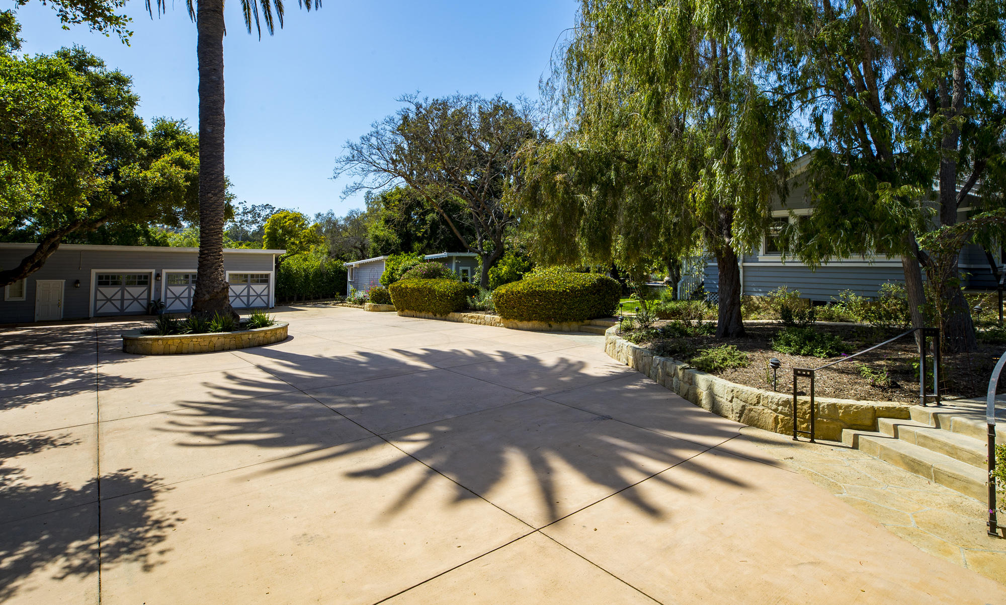 329 San Ysidro Road Santa Barbara, CA 93108 - Photo 3 of 30 Motor court