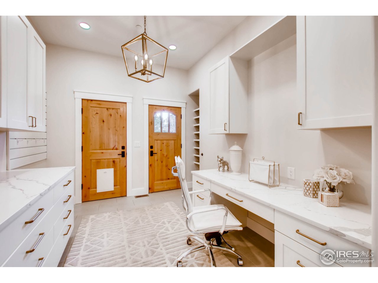 8446 Valmont Road Boulder, CO 80301 - Photo 27 of 40 Main Floor Mud Room/Command Center