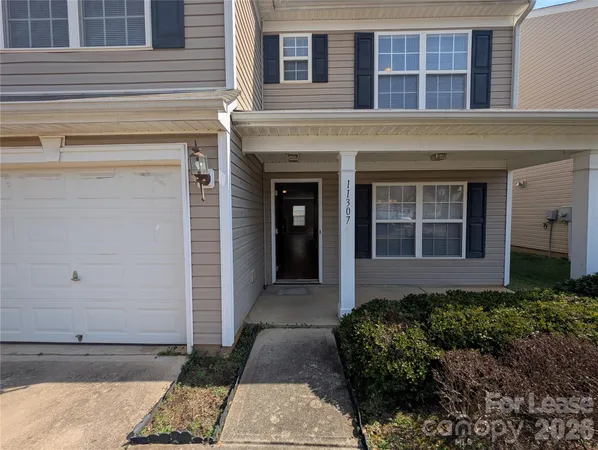 $1,995 | 11307 Breezehill Lane, Charlotte, NC 28262