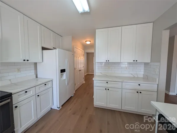 $1,995 | 11307 Breezehill Lane, Charlotte, NC 28262