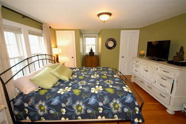 96 Burnham Road Andover, MA 01810 - Photo 16 of 29 Gallery Image 16