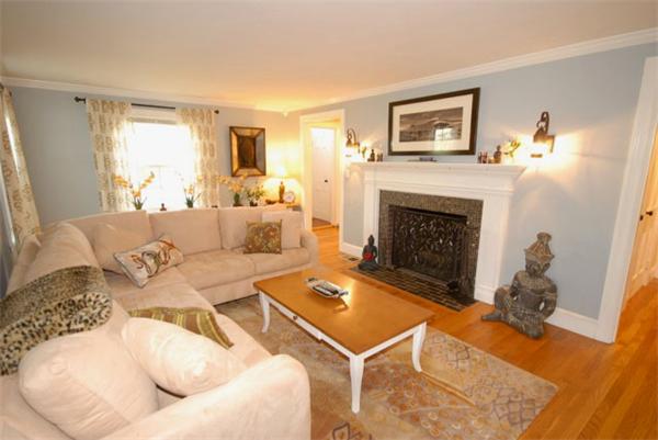 96 Burnham Road Andover, MA 01810 - Photo 7 of 29 Gallery Image 7