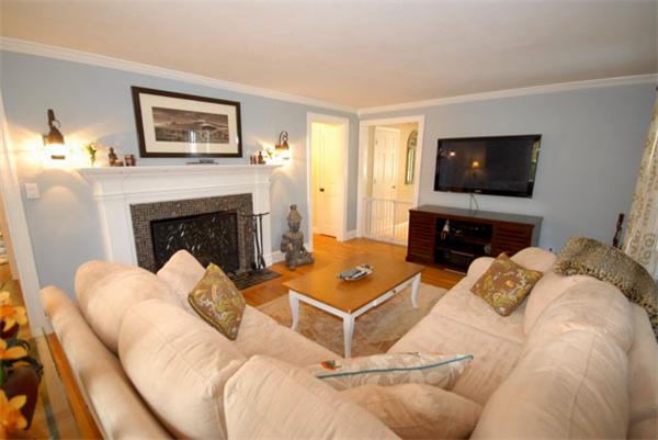 96 Burnham Road Andover, MA 01810 - Photo 8 of 29 Gallery Image 8