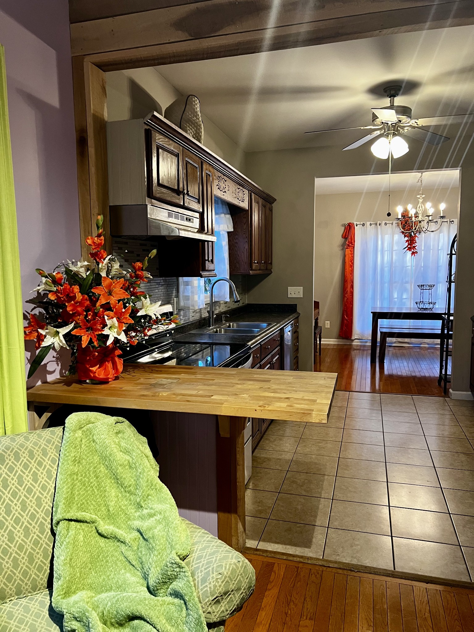 305 Duncan Lane Winchester, TN 37398 - Photo 16 of 34 a living room filled with furniture
