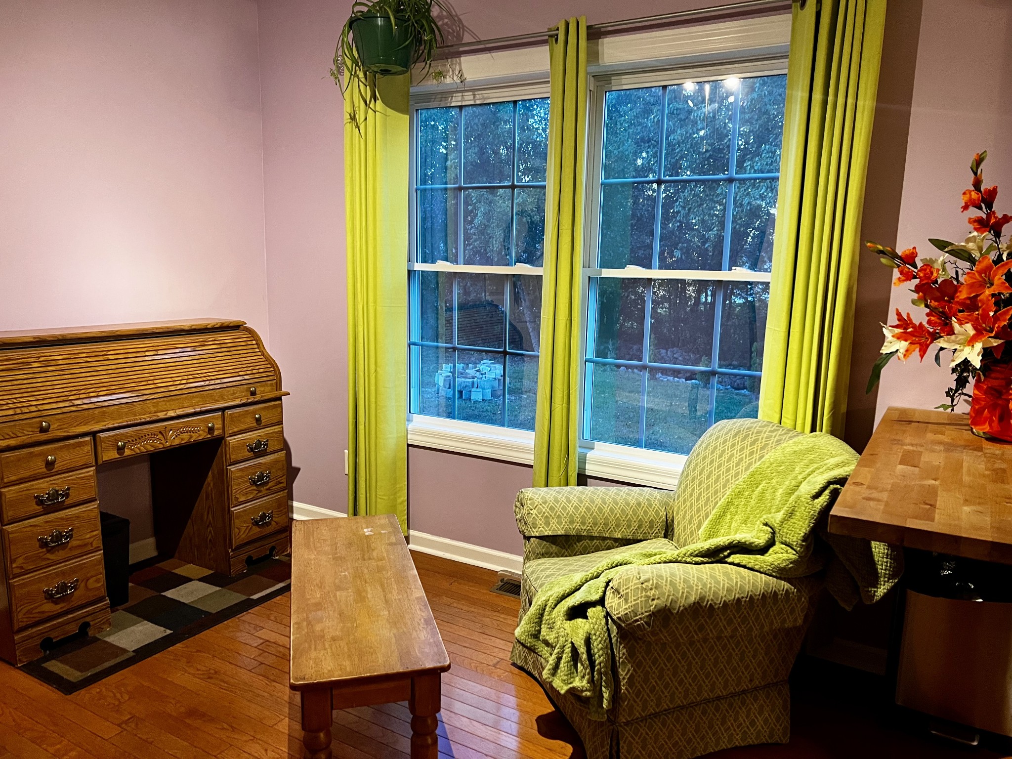 305 Duncan Lane Winchester, TN 37398 - Photo 22 of 34 a living room with furniture and a window