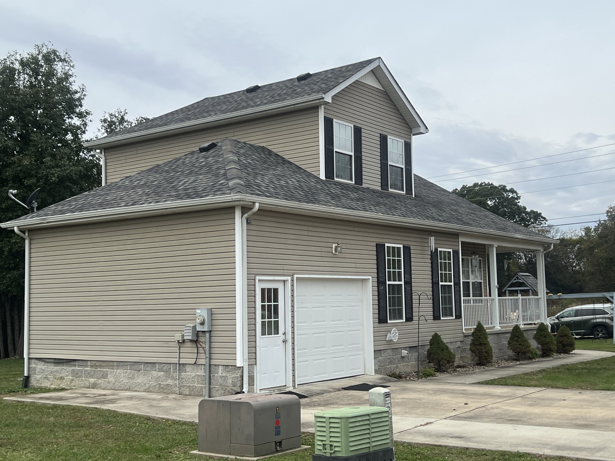 305 Duncan Lane Winchester, TN 37398 - Photo 3 of 34 a front view of a house with a yard