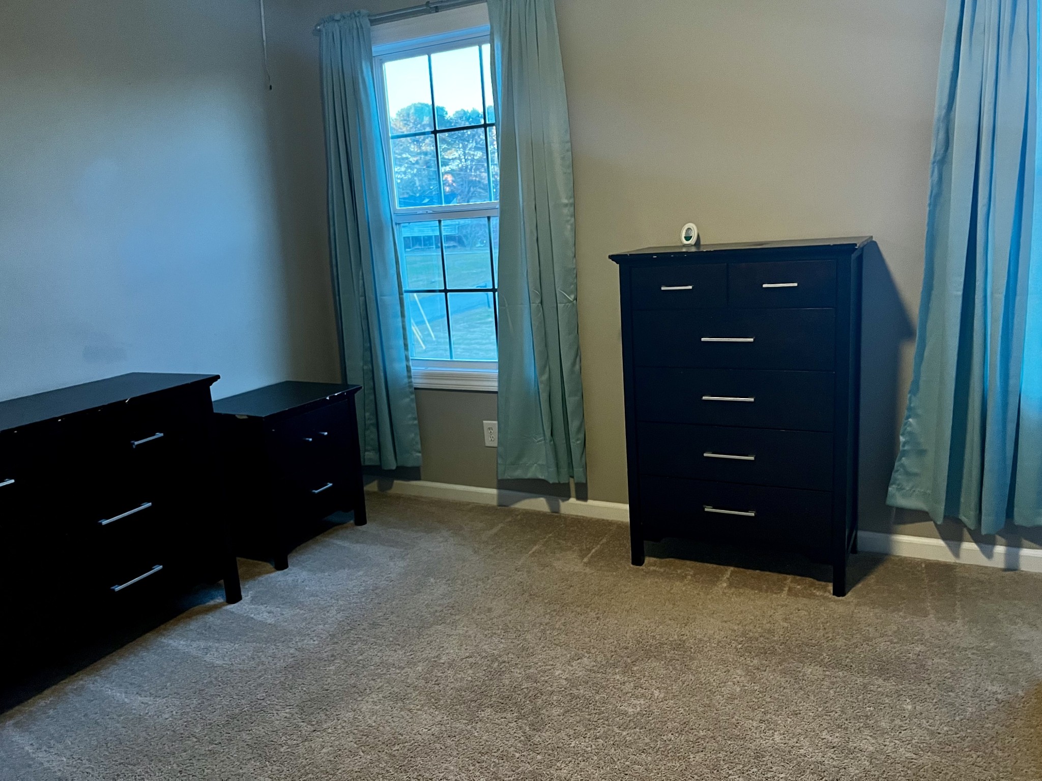 305 Duncan Lane Winchester, TN 37398 - Photo 31 of 34 an empty room with window and dresser